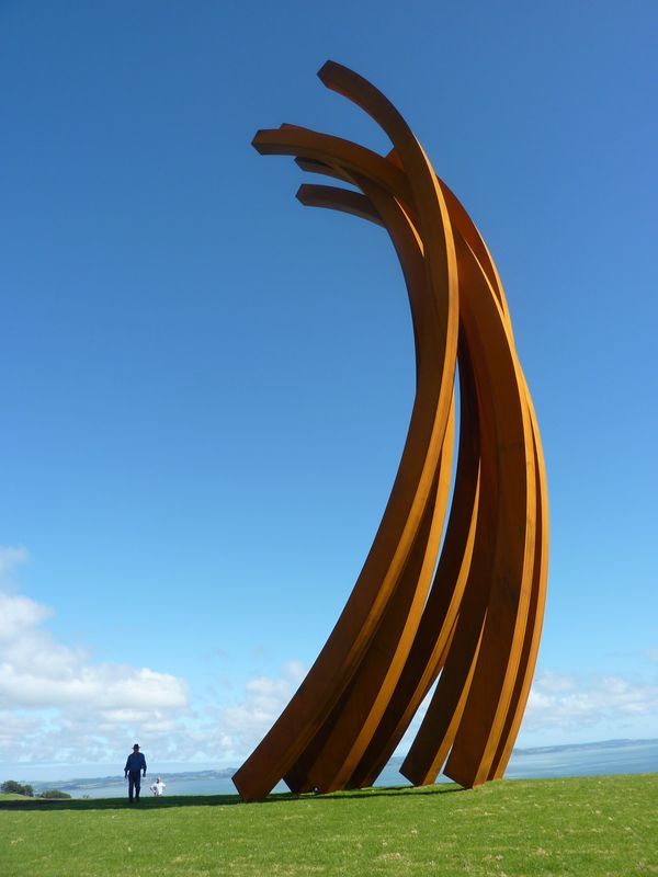Bernar Venet — 88.5° Arc x 8